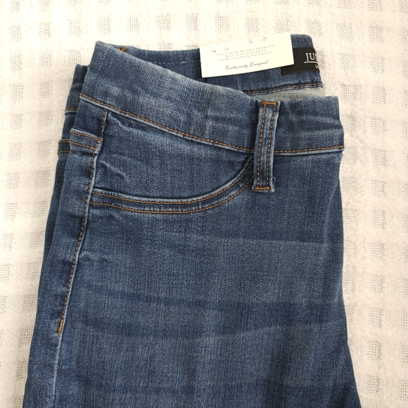 Judy Blue Mid Rise Ripped Pull On Boyfriend Jean - Picture 6 of 12